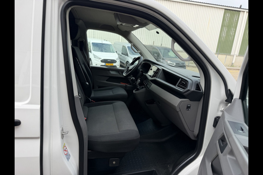 Volkswagen Transporter 2.0 TDI L2H1 Trekhaak / App connect / Imperiaal / cruise