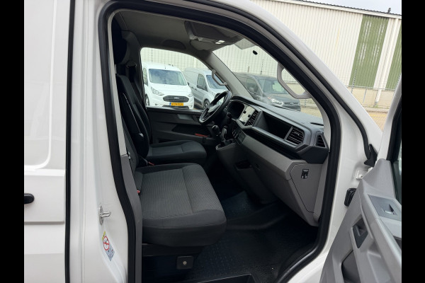 Volkswagen Transporter 2.0 TDI L2H1 Trekhaak / App connect / Imperiaal / cruise