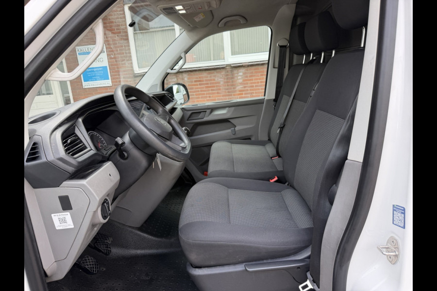 Volkswagen Transporter 2.0 TDI L2H1 Trekhaak / App connect / Imperiaal / cruise