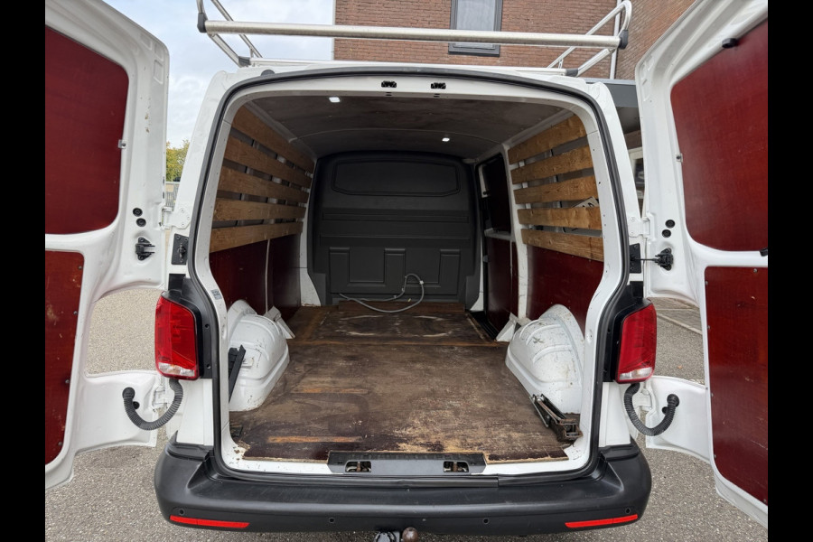 Volkswagen Transporter 2.0 TDI L2H1 Trekhaak / App connect / Imperiaal / cruise