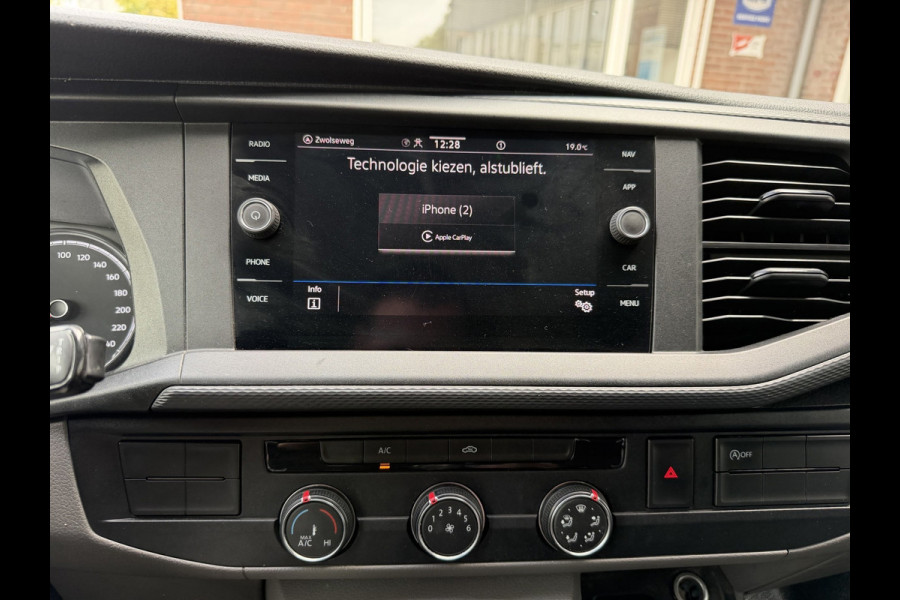 Volkswagen Transporter 2.0 TDI L2H1 Trekhaak / App connect / Imperiaal / cruise