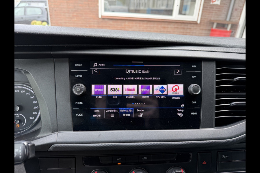 Volkswagen Transporter 2.0 TDI L2H1 Trekhaak / App connect / Imperiaal / cruise