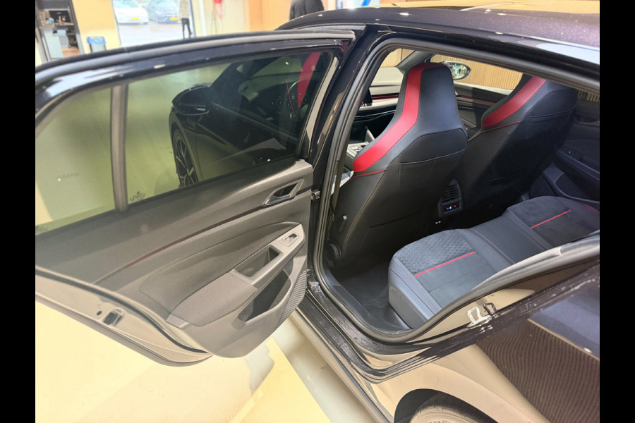 Volkswagen Golf 2.0 TSI GTI| 45 JAHRE CLUBSPORT|Nürburgring|Pano|Matrix|Keyless|Blindspot