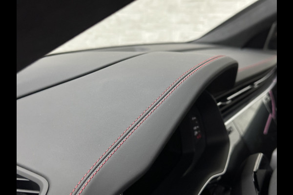 Audi Q8 60e Competition 490pk | 4WS | Massage | Carbon | Ventilatie | Valcona Leder+ Pakket | B&O Sound | 23'' | Alcantara hemel | Head-Up | Soft-Close | Panorama | 2x Memory | Trekhaak | Keyless-Entry | Luchtvering | Nieuw | Fabrieksgarantie.