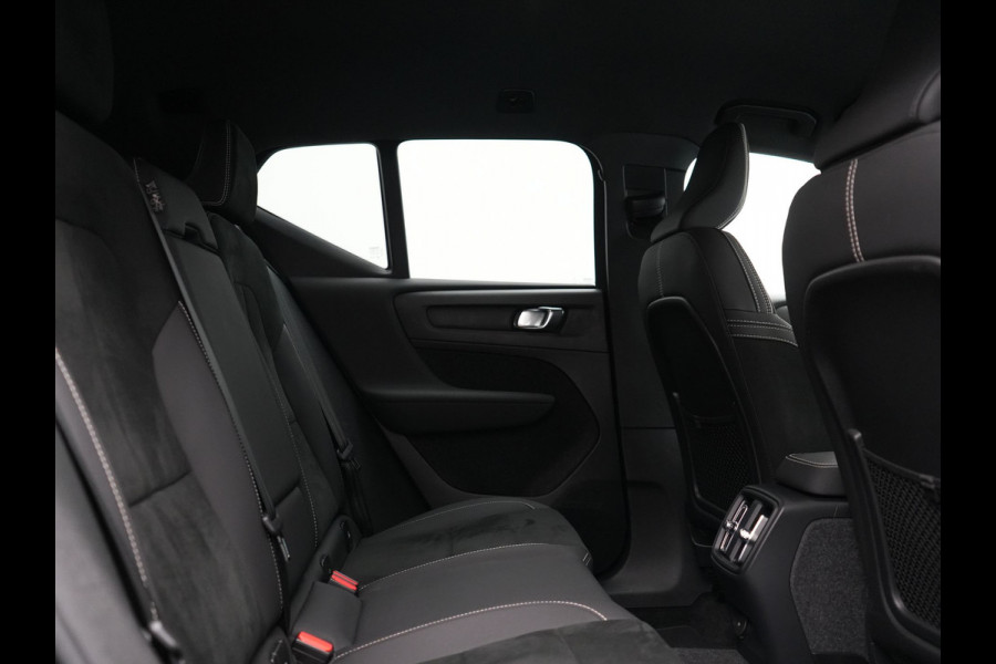 Volvo XC40 Recharge P8 AWD Twin Ultimate 408pk Dealer O.H | Trekhaak Af Fabriek | Adaptive Cruise | Camera | Warmtepomp | Alcantara Sportstoelen Verwarmd | Keyless | Apple Carplay | Pilot Assist | BLIS | Navigatie | Virtual | DAB | 20"L.M |