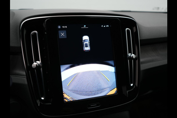 Volvo XC40 Recharge P8 AWD Twin Ultimate 408pk Dealer O.H | Trekhaak Af Fabriek | Adaptive Cruise | Camera | Warmtepomp | Alcantara Sportstoelen Verwarmd | Keyless | Apple Carplay | Pilot Assist | BLIS | Navigatie | Virtual | DAB | 20"L.M |