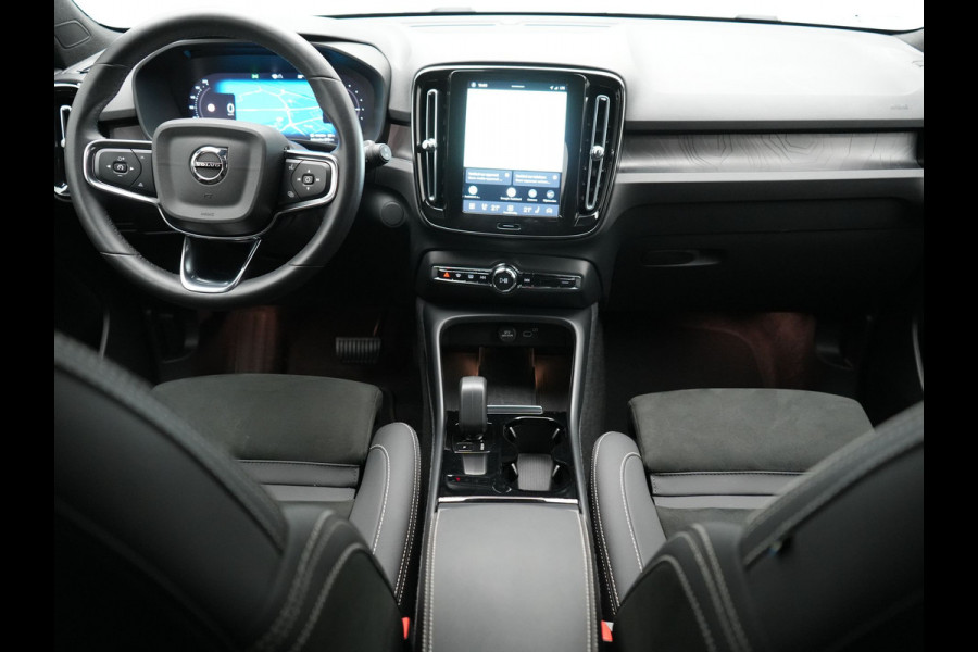 Volvo XC40 Recharge P8 AWD Twin Ultimate 408pk Dealer O.H | Trekhaak Af Fabriek | Adaptive Cruise | Camera | Warmtepomp | Alcantara Sportstoelen Verwarmd | Keyless | Apple Carplay | Pilot Assist | BLIS | Navigatie | Virtual | DAB | 20"L.M |