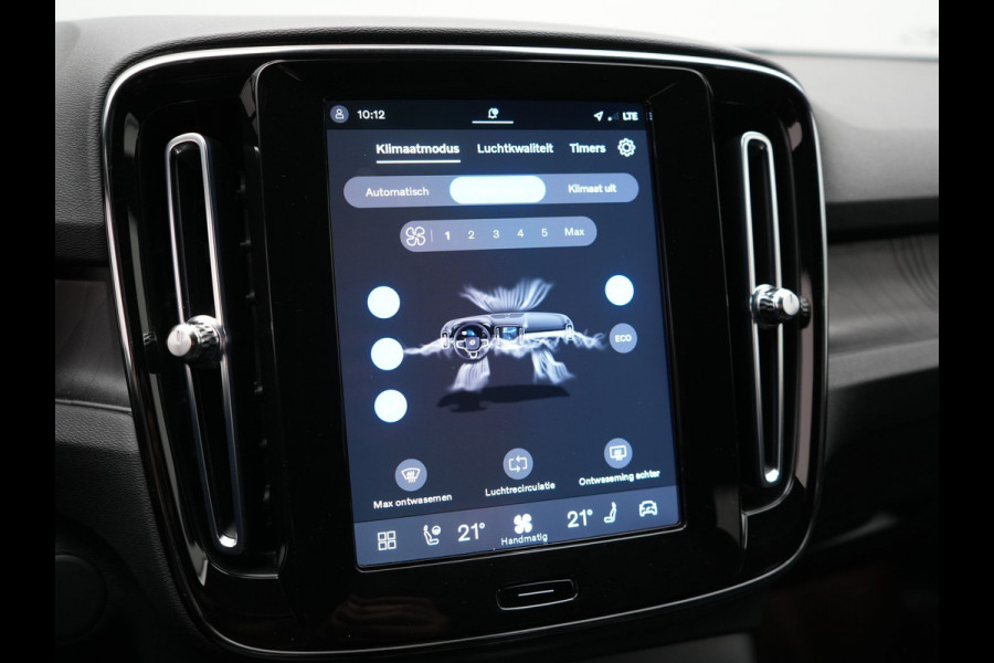 Volvo XC40 Recharge P8 AWD Twin Ultimate 408pk Dealer O.H | Trekhaak Af Fabriek | Adaptive Cruise | Camera | Warmtepomp | Alcantara Sportstoelen Verwarmd | Keyless | Apple Carplay | Pilot Assist | BLIS | Navigatie | Virtual | DAB | 20"L.M |