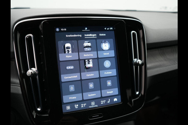 Volvo XC40 Recharge P8 AWD Twin Ultimate 408pk Dealer O.H | Trekhaak Af Fabriek | Adaptive Cruise | Camera | Warmtepomp | Alcantara Sportstoelen Verwarmd | Keyless | Apple Carplay | Pilot Assist | BLIS | Navigatie | Virtual | DAB | 20"L.M |