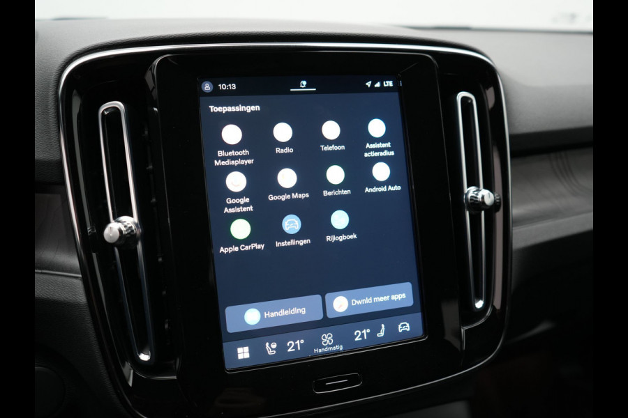 Volvo XC40 Recharge P8 AWD Twin Ultimate 408pk Dealer O.H | Trekhaak Af Fabriek | Adaptive Cruise | Camera | Warmtepomp | Alcantara Sportstoelen Verwarmd | Keyless | Apple Carplay | Pilot Assist | BLIS | Navigatie | Virtual | DAB | 20"L.M |
