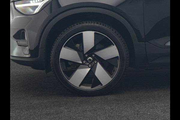 Volvo XC40 Recharge P8 AWD Twin Ultimate 408pk Dealer O.H | Trekhaak Af Fabriek | Adaptive Cruise | Camera | Warmtepomp | Alcantara Sportstoelen Verwarmd | Keyless | Apple Carplay | Pilot Assist | BLIS | Navigatie | Virtual | DAB | 20"L.M |