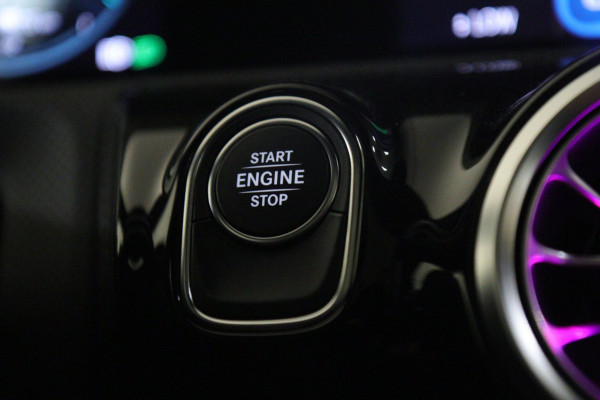 Mercedes-Benz CLA-Klasse 250 e AMG-LINE PANO/HUD/KEYLESS/360CAM/CARPLAY/VOL