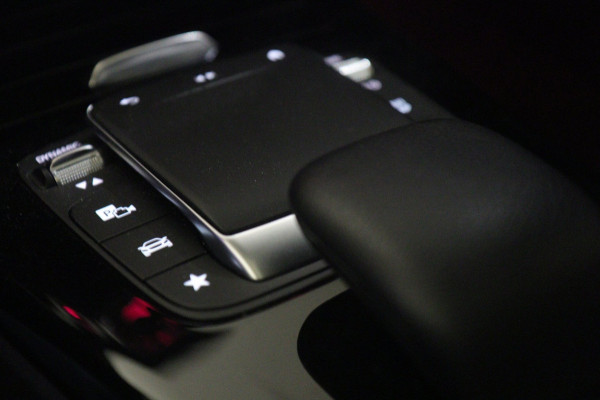 Mercedes-Benz CLA-Klasse 250 e AMG-LINE PANO/HUD/KEYLESS/360CAM/CARPLAY/VOL
