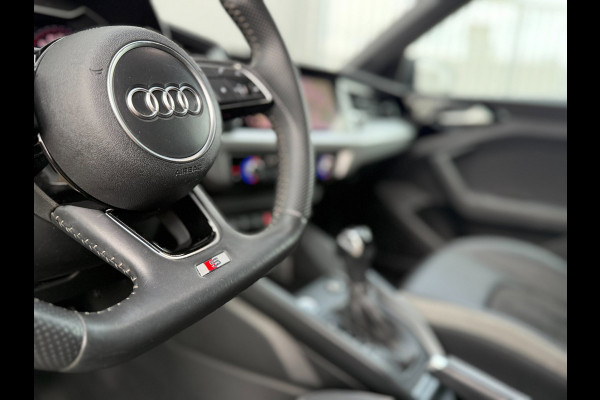 Audi A1 citycarver 30 TFSI epic | Automaat | S-Line | Apple Car Play | Parkeercamera | Adaptive Cruise Control | BOMVOL!