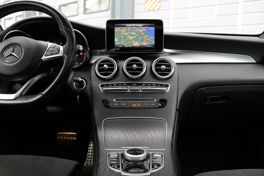 Mercedes-Benz GLC 220 d 4MATIC Autom Amg style Xenon Leder Panodak T-haak Bj:2018