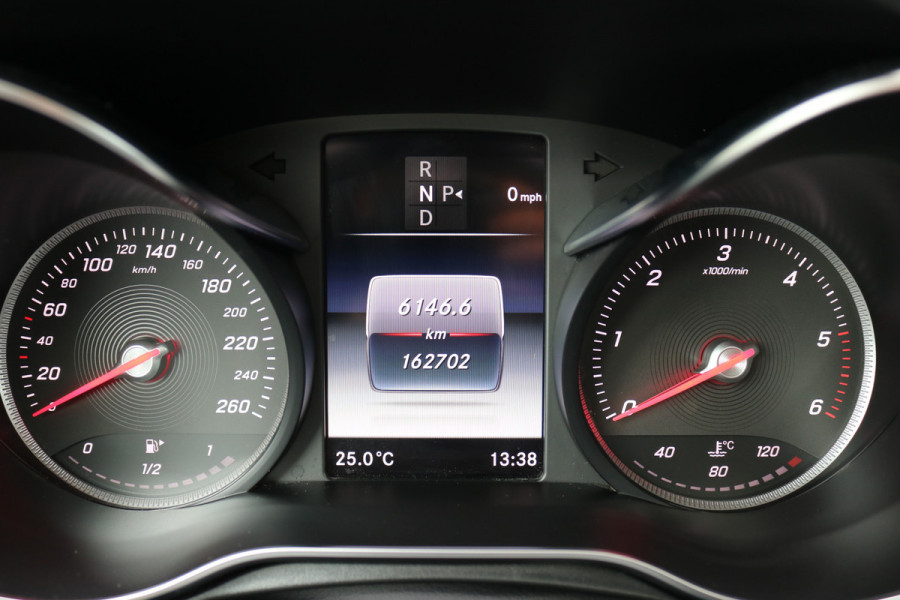 Mercedes-Benz GLC 220 d 4MATIC Autom Amg style Xenon Leder Panodak T-haak Bj:2018