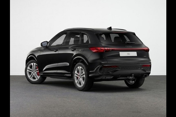 Audi Q5 S edition Competition e-hybrid 367 pk | Panorama-glasdak | Trekhaak, elektr. wegklapbaar | MMI bijrijdersdisplay | Geheugen bestuurdersstoel |