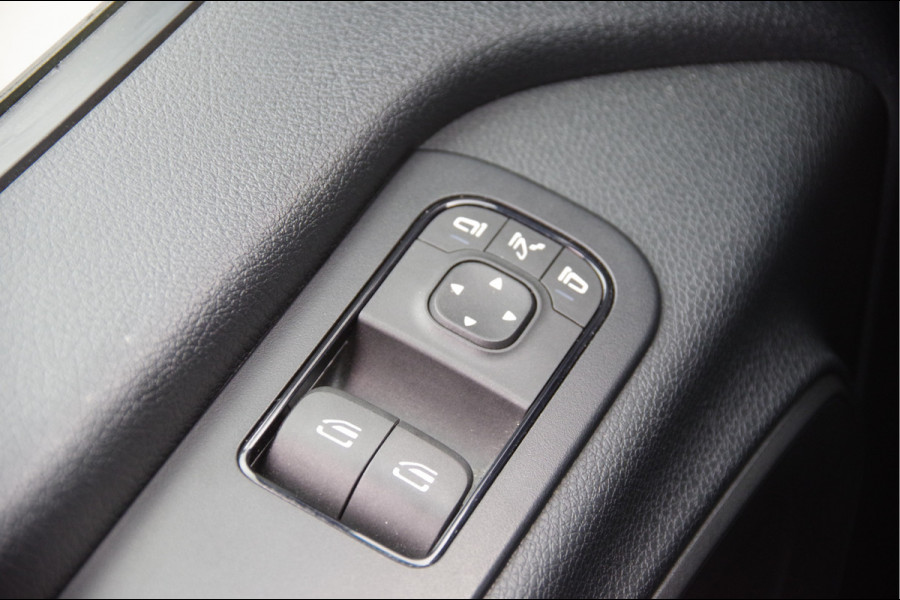 Mercedes-Benz Sprinter 317 1.9 CDI L2H1 DC-5P, AUT. LEDER, LUCHTVERING, TREKHAAK, CAMERA, CRUISE, CLIMA, DUBBELE CABINE, DUBBEL CABINE, NL AUTO, NAP