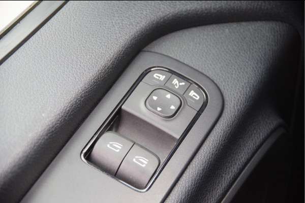 Mercedes-Benz Sprinter 317 1.9 CDI L2H1 DC-5P, AUT. LEDER, LUCHTVERING, TREKHAAK, CAMERA, CRUISE, CLIMA, DUBBELE CABINE, DUBBEL CABINE, NL AUTO, NAP