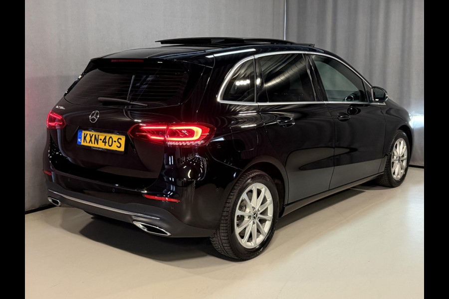 Mercedes-Benz B-Klasse 250 e 17"/Leder/Panoramadak/Stoel + stuurverwarming/Camera/PDC v+a/Apple Carplay & Android Auto