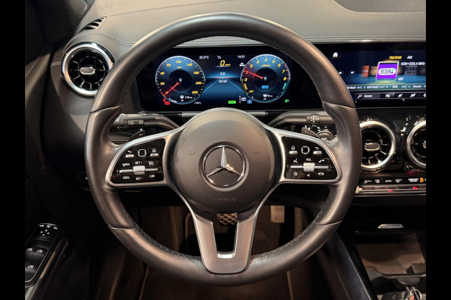 Mercedes-Benz B-Klasse 250 e 17"/Leder/Panoramadak/Stoel + stuurverwarming/Camera/PDC v+a/Apple Carplay & Android Auto
