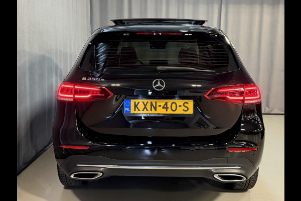 Mercedes-Benz B-Klasse 250 e 17"/Leder/Panoramadak/Stoel + stuurverwarming/Camera/PDC v+a/Apple Carplay & Android Auto