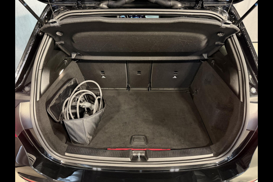 Mercedes-Benz B-Klasse 250 e 17"/Leder/Panoramadak/Stoel + stuurverwarming/Camera/PDC v+a/Apple Carplay & Android Auto