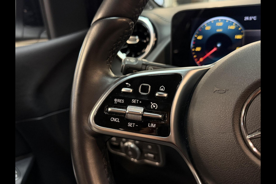 Mercedes-Benz B-Klasse 250 e 17"/Leder/Panoramadak/Stoel + stuurverwarming/Camera/PDC v+a/Apple Carplay & Android Auto