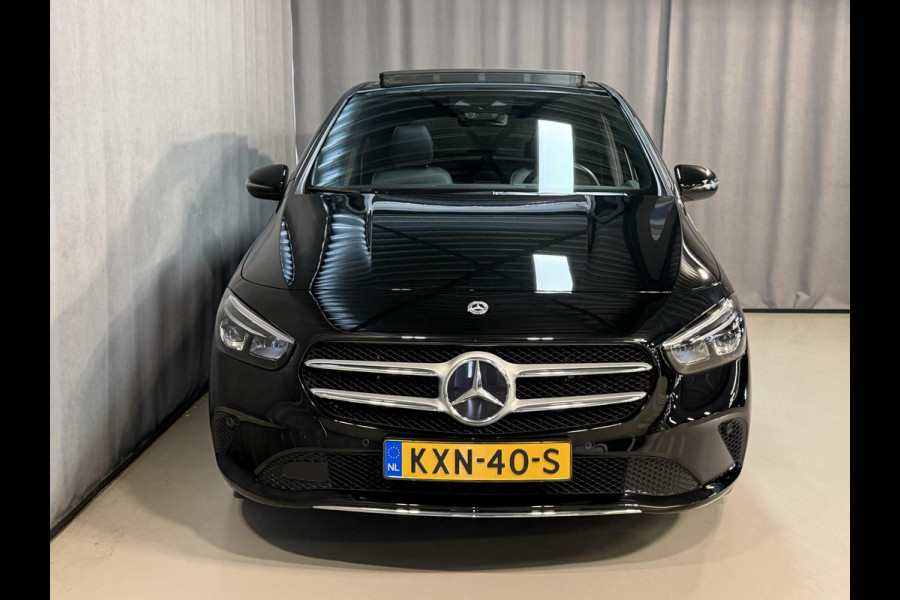 Mercedes-Benz B-Klasse 250 e 17"/Leder/Panoramadak/Stoel + stuurverwarming/Camera/PDC v+a/Apple Carplay & Android Auto