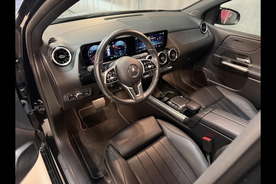 Mercedes-Benz B-Klasse 250 e 17"/Leder/Panoramadak/Stoel + stuurverwarming/Camera/PDC v+a/Apple Carplay & Android Auto