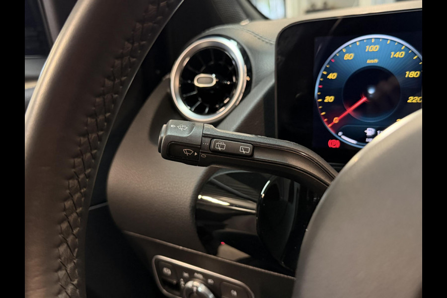 Mercedes-Benz B-Klasse 250 e 17"/Leder/Panoramadak/Stoel + stuurverwarming/Camera/PDC v+a/Apple Carplay & Android Auto