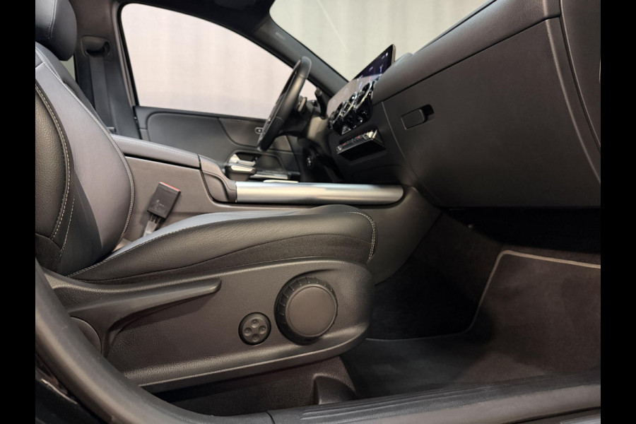 Mercedes-Benz B-Klasse 250 e 17"/Leder/Panoramadak/Stoel + stuurverwarming/Camera/PDC v+a/Apple Carplay & Android Auto