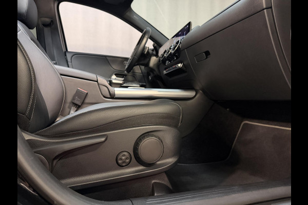 Mercedes-Benz B-Klasse 250 e 17"/Leder/Panoramadak/Stoel + stuurverwarming/Camera/PDC v+a/Apple Carplay & Android Auto