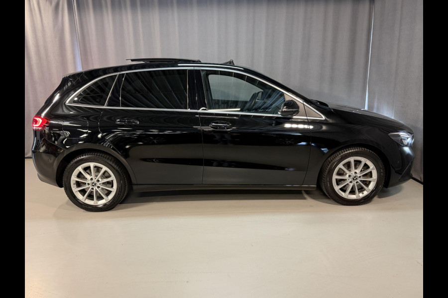 Mercedes-Benz B-Klasse 250 e 17"/Leder/Panoramadak/Stoel + stuurverwarming/Camera/PDC v+a/Apple Carplay & Android Auto