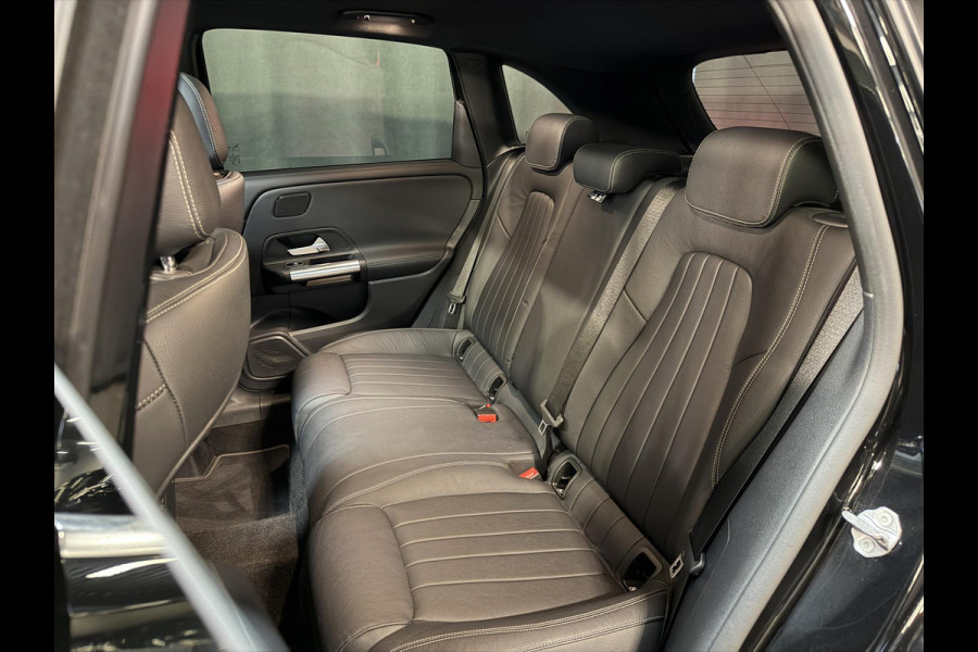Mercedes-Benz B-Klasse 250 e 17"/Leder/Panoramadak/Stoel + stuurverwarming/Camera/PDC v+a/Apple Carplay & Android Auto