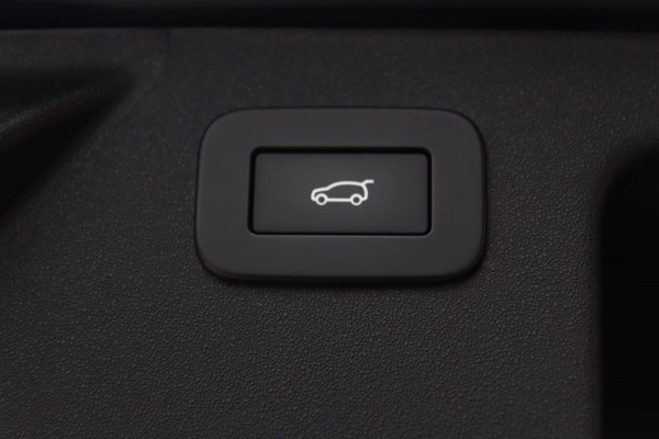 Land Rover Discovery Sport P300e 1.5 R-Dynamic S Black Edition / PANO / ACC / KEYLESS / CAMERA / STOELVERW