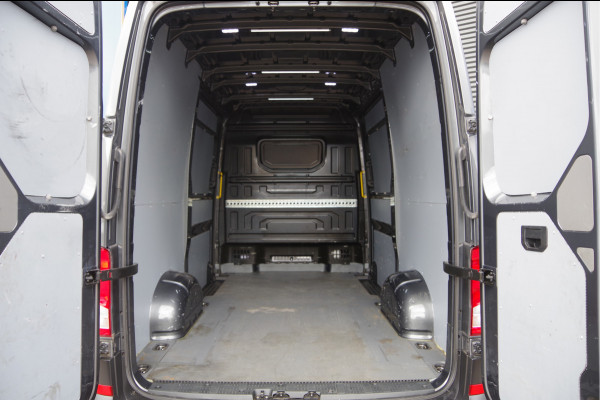 Volkswagen Crafter 35 2.0 TDI L3H3(L2H2) 177PK AUT. 2X SCHUIFDEUR, STOELVERWARMING, CAMERA, NAVI, CRUISE, LEDER STUUR, VOORRUIT VERWARMING, STUURVE