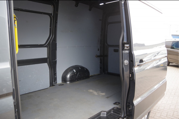Volkswagen Crafter 35 2.0 TDI L3H3(L2H2) 177PK AUT. 2X SCHUIFDEUR, STOELVERWARMING, CAMERA, NAVI, CRUISE, LEDER STUUR, VOORRUIT VERWARMING, STUURVE