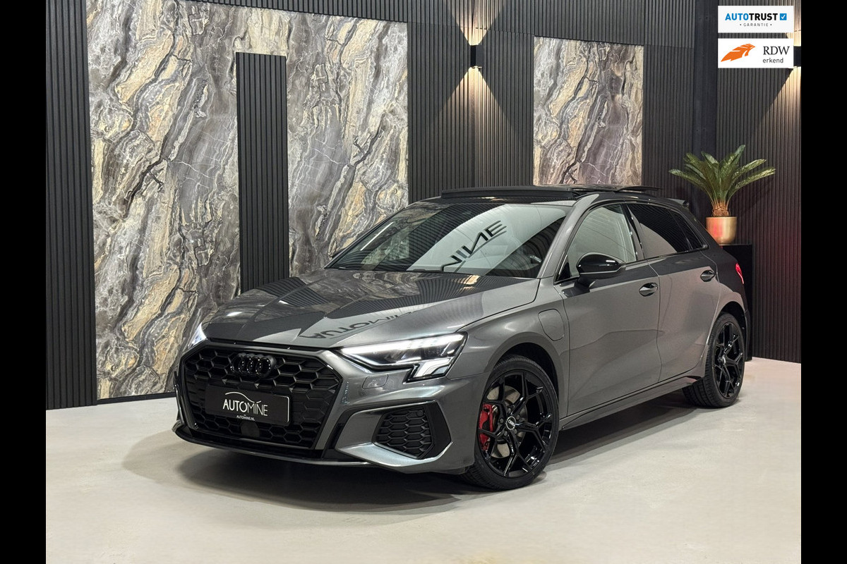 Audi A3 Sportback 45 TFSI e 3x S-line Competition|PANO|MATRIX|SFEER|CAMERA|KEYLESS