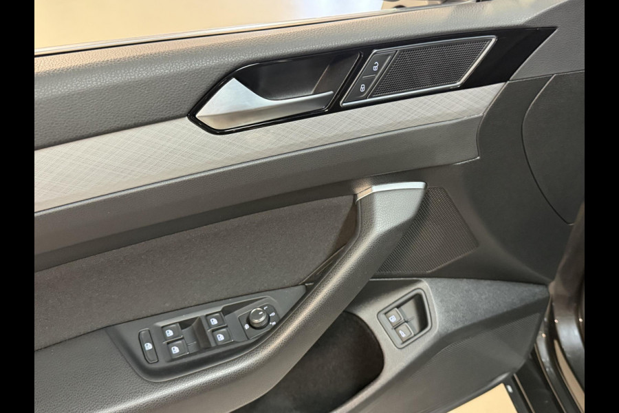 Volkswagen Passat Variant 1.4 TSI PHEV GTE Business 18"/SOH 96%/Panoramadak/Trekhaak/Camera/PDC v+a/Elektrische klep/Apple Carplay & Android Auto