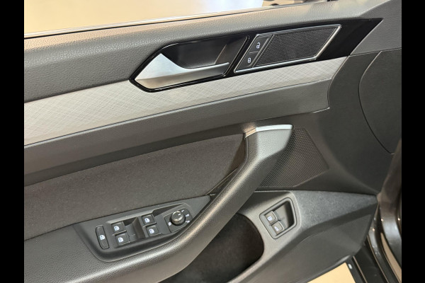 Volkswagen Passat Variant 1.4 TSI PHEV GTE Business 18"/SOH 96%/Panoramadak/Trekhaak/Camera/PDC v+a/Elektrische klep/Apple Carplay & Android Auto