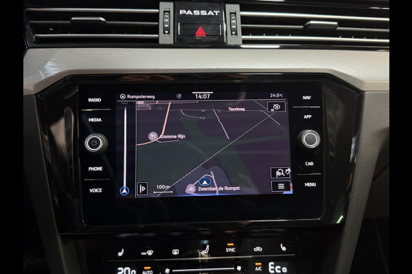 Volkswagen Passat Variant 1.4 TSI PHEV GTE Business 18"/SOH 96%/Panoramadak/Trekhaak/Camera/PDC v+a/Elektrische klep/Apple Carplay & Android Auto