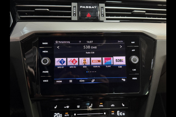 Volkswagen Passat Variant 1.4 TSI PHEV GTE Business 18"/SOH 96%/Panoramadak/Trekhaak/Camera/PDC v+a/Elektrische klep/Apple Carplay & Android Auto