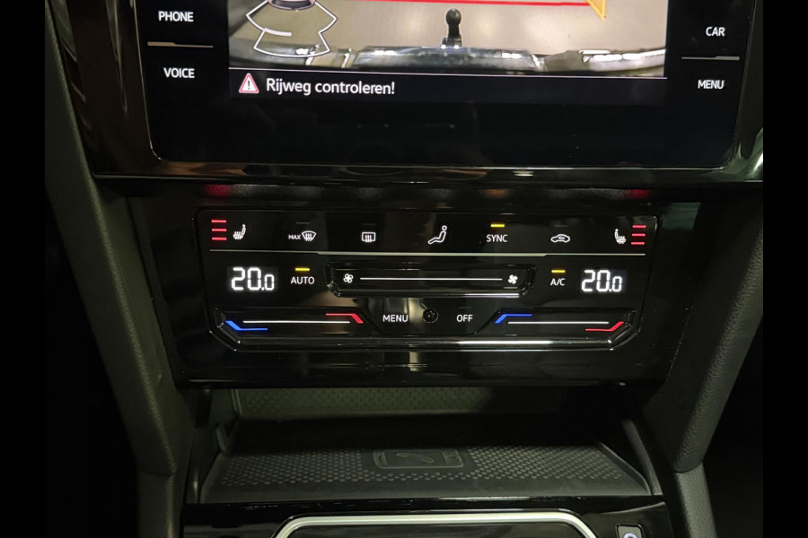Volkswagen Passat Variant 1.4 TSI PHEV GTE Business 18"/SOH 96%/Panoramadak/Trekhaak/Camera/PDC v+a/Elektrische klep/Apple Carplay & Android Auto