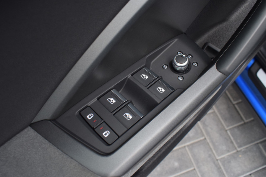 Audi Q3 Sportback 45 TFSI e S-line | Pano | Sonos | 360 camera | Trekhaak |