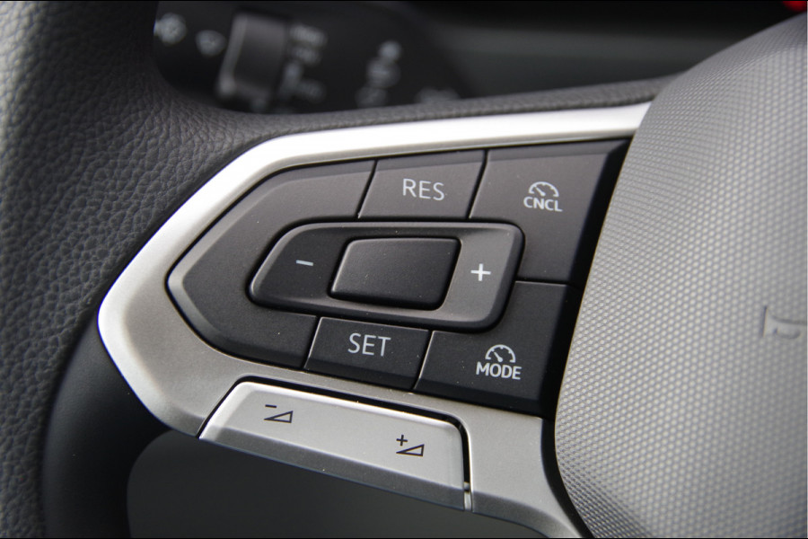 Volkswagen Crafter 50 2.0 TDI L4, N1! DUBBELLUCHT OPEN LAADBAK, 3.5T TREKHAAK, FACELIFT, CAMERA, PARKEERSENSOREN, CARPLAY, CLIMA, NL AUTO, NAP, PIC