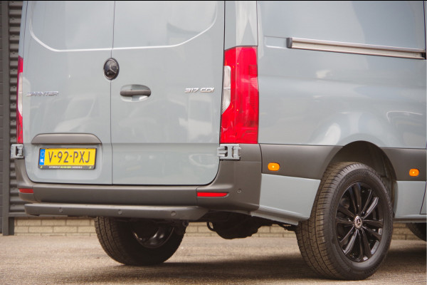 Mercedes-Benz Sprinter 317 1.9 CDI L2H2 AUT. STOELVERWARMING, STANDKACHEL, CAMERA, CRUISE, CLIMA, PARKEERSENSOREN, MISTLAMPEN