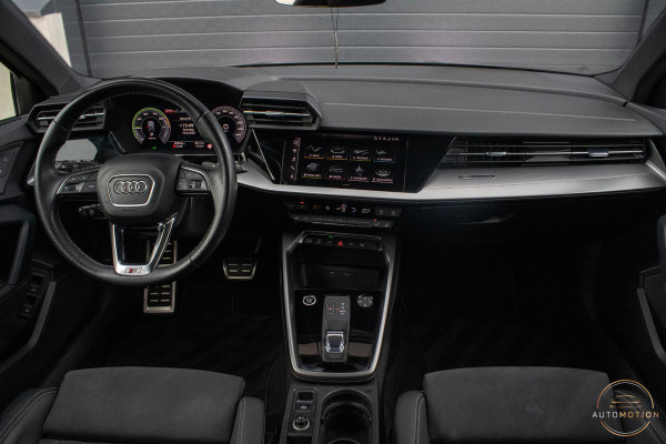 Audi A3 Sportback 45 TFSIe S edition Comp PANO RS STOELEN MAXTON MATRIX CAMERA