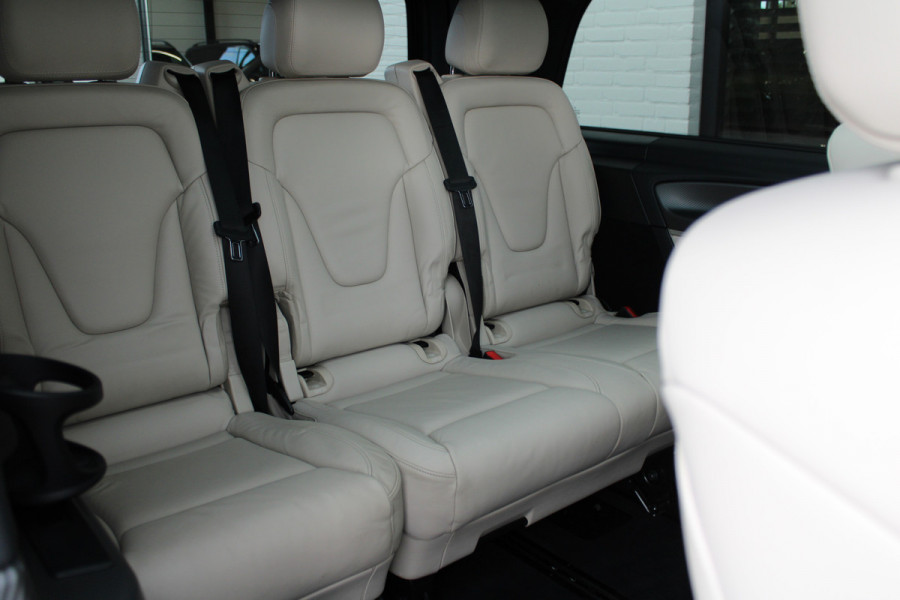 Mercedes-Benz V-Klasse 300d / AMG / Exclusive / 4-Matic / 7-Pers / Pano / Luchtv / Elec Stoel voor+achter / Burmester / Vol Opties / NIEUWSTAAT