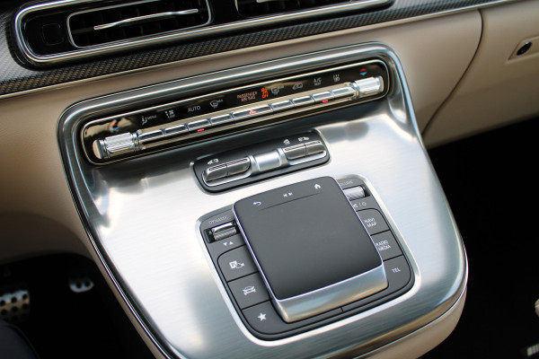 Mercedes-Benz V-Klasse 300d / AMG / Exclusive / 4-Matic / 7-Pers / Pano / Luchtv / Elec Stoel voor+achter / Burmester / Vol Opties / NIEUWSTAAT